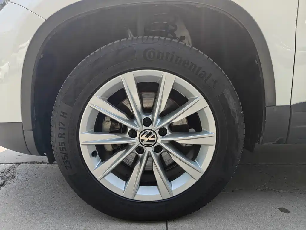 Volkswagen Tiguan 2019 — фото 12