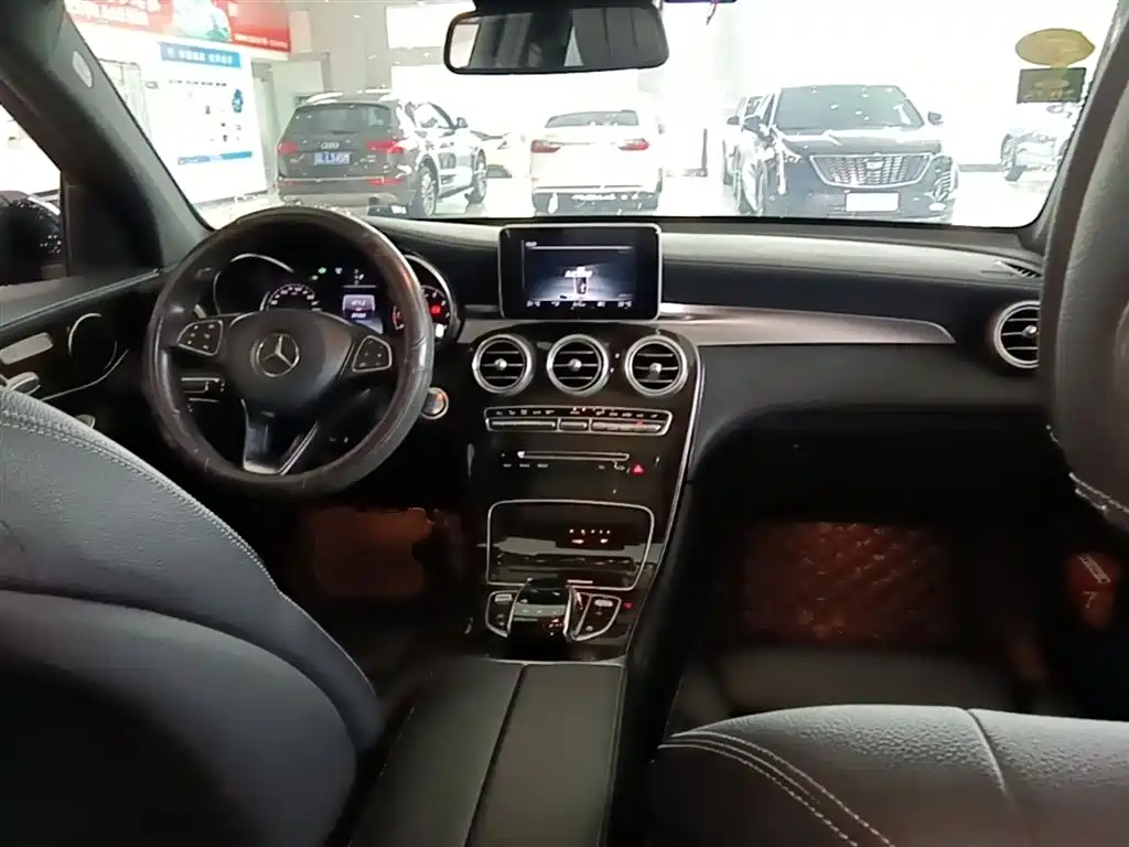 Mercedes-Benz GLC 2017 — фото 10