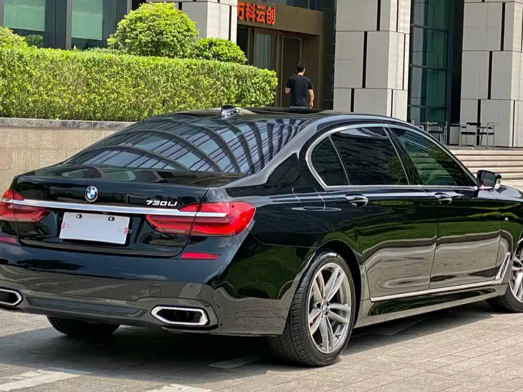 BMW 7 Series 2018 — фото 6