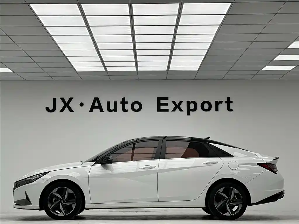 Hyundai Elantra 2023