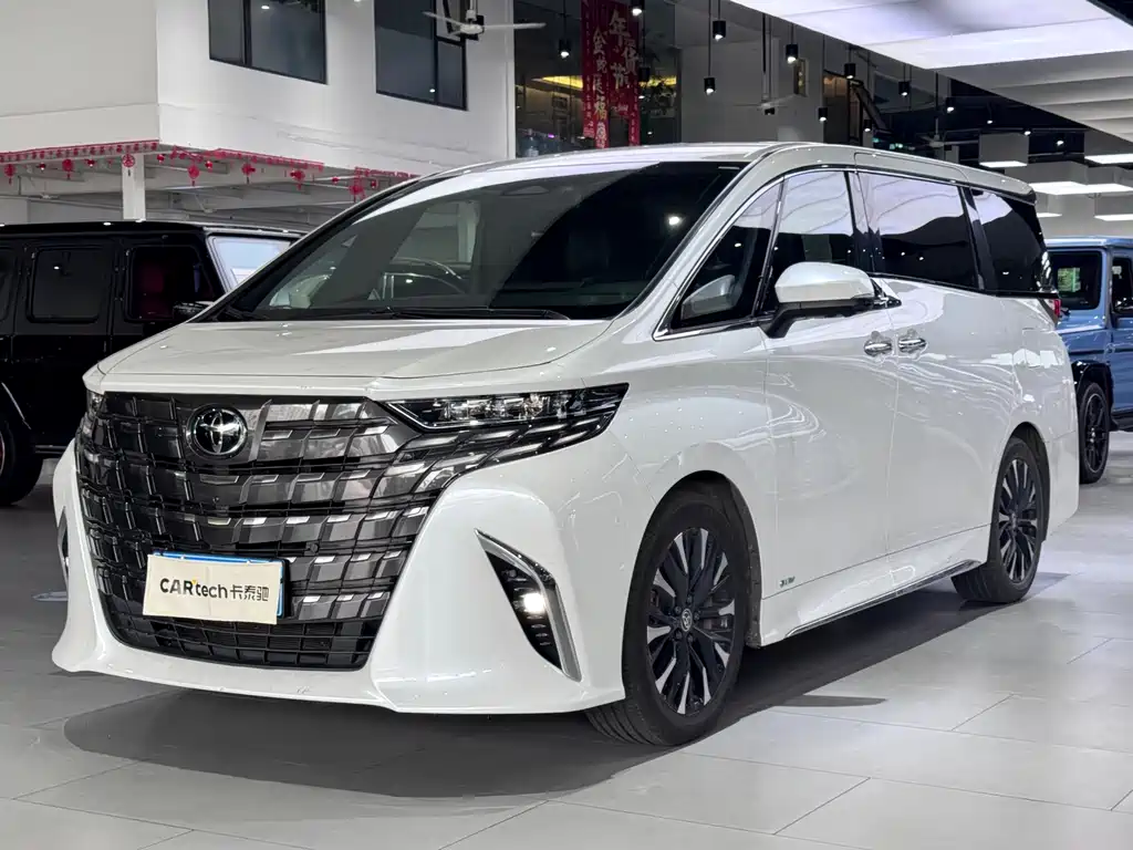 Toyota Alphard 2024 — фото 1