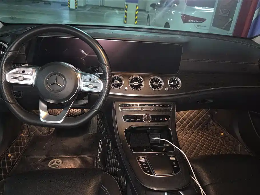 Mercedes-Benz E-Class 2019 — фото 12