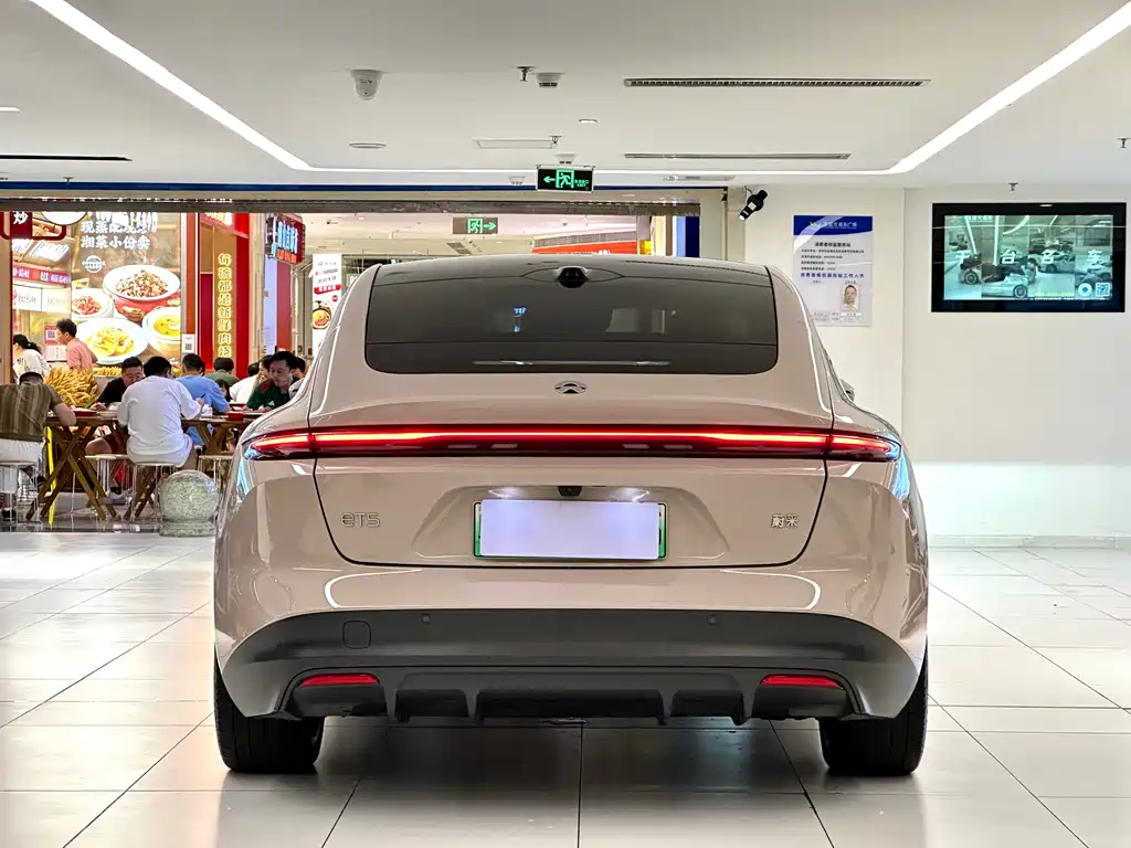 NIO ET5 2024