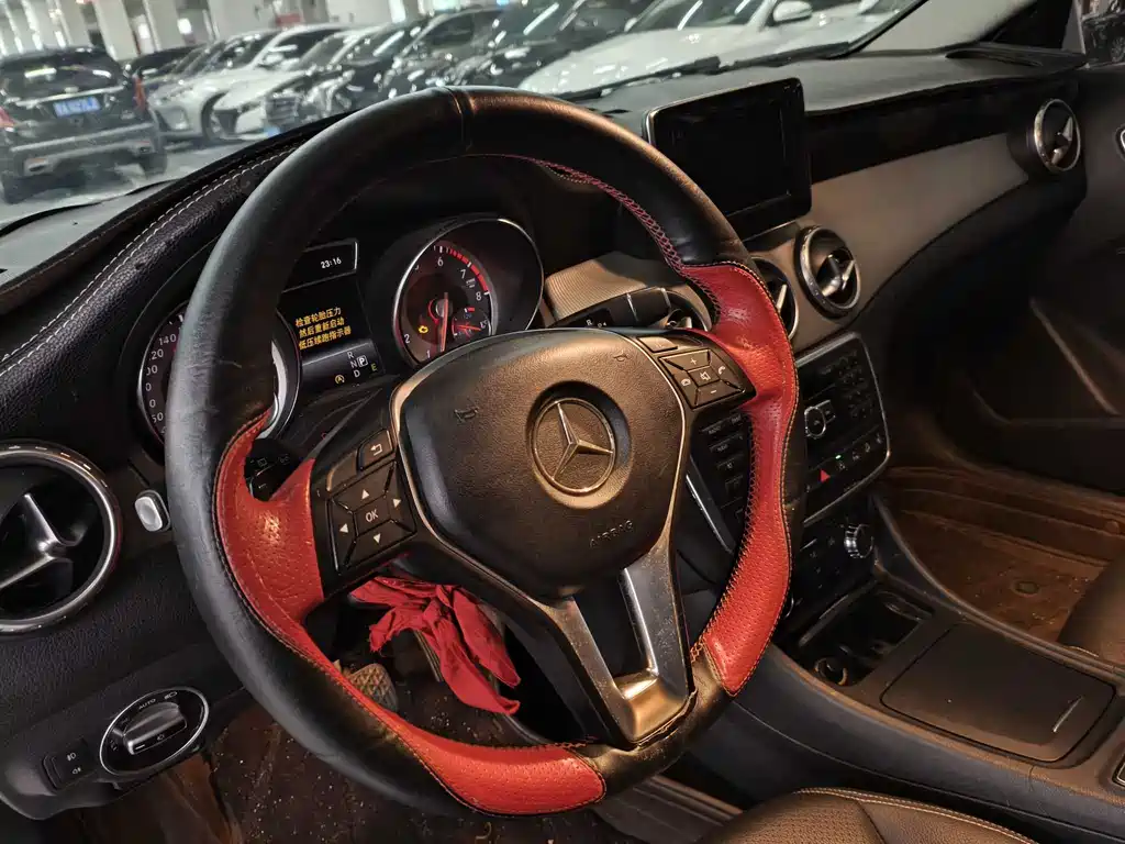 Mercedes-Benz GLA 2015