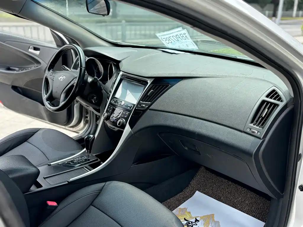 Hyundai Sonata 2013 — фото 12
