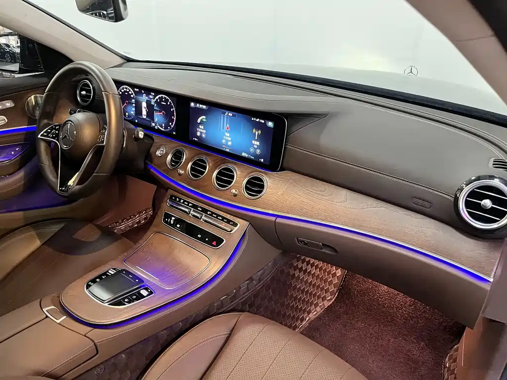 Mercedes-Benz E-Class 2023 — фото 11