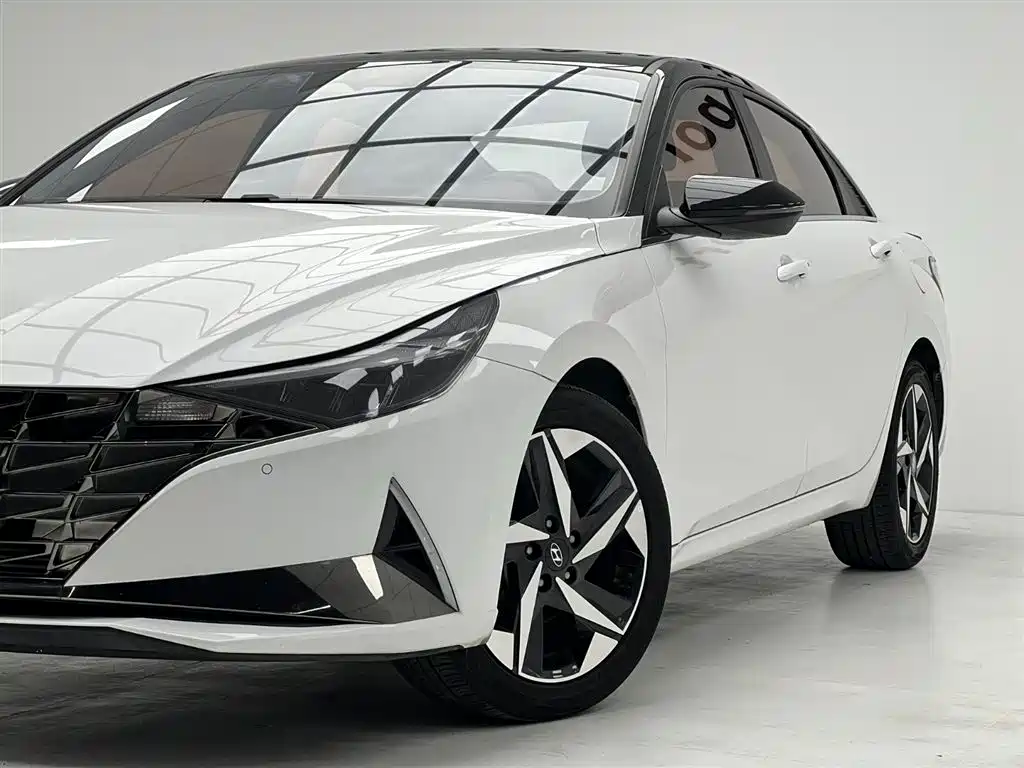 Hyundai Elantra 2023