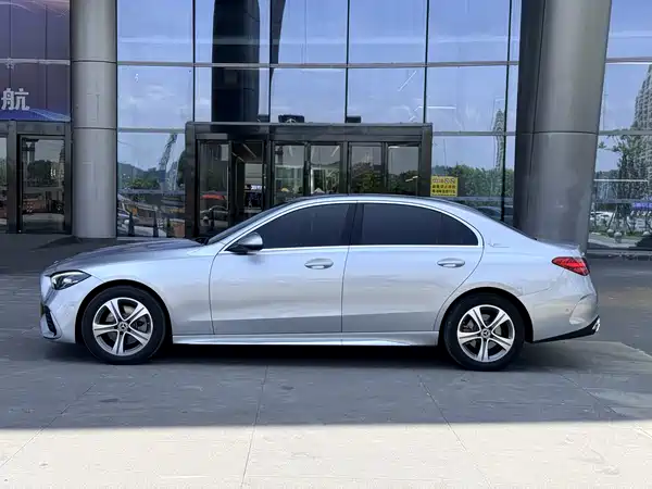Mercedes-Benz C-Class 2022