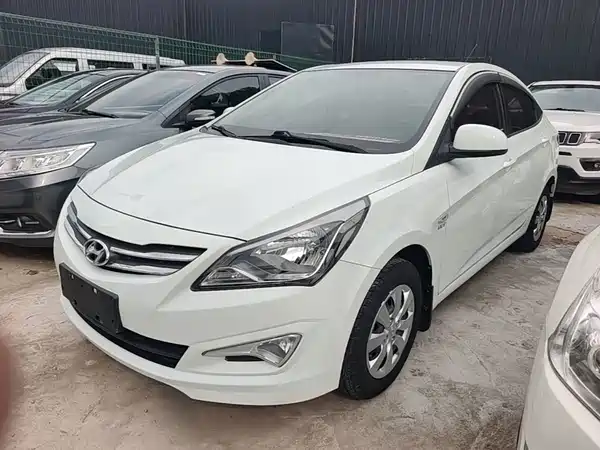 Hyundai Accent 2014