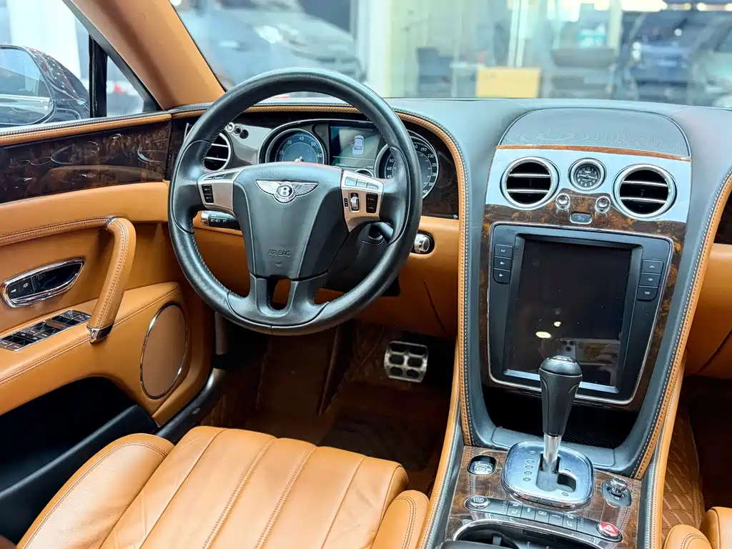 Bentley Flying Spur 2016 — фото 13