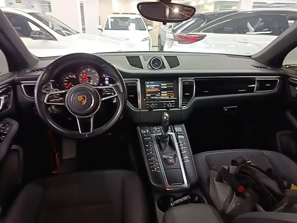 Porsche Macan 2016 — фото 10