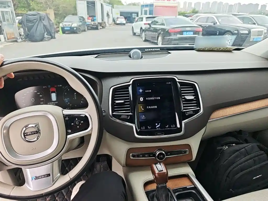 Volvo XC90 2015 — фото 10