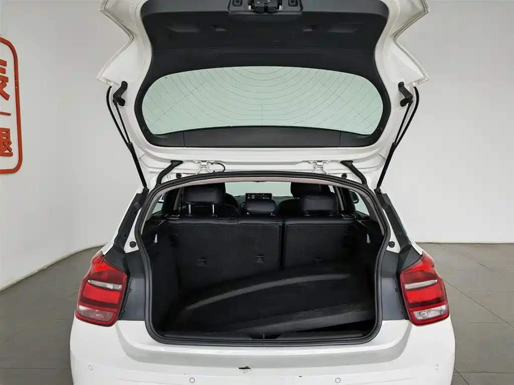 BMW 1 Series 2012 — фото 16