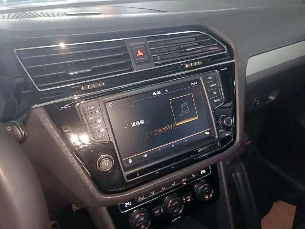 Volkswagen Tiguan L 2017 — фото 13