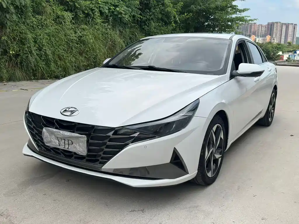 Hyundai Elantra 2022