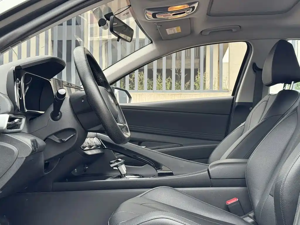 Hyundai Elantra 2023