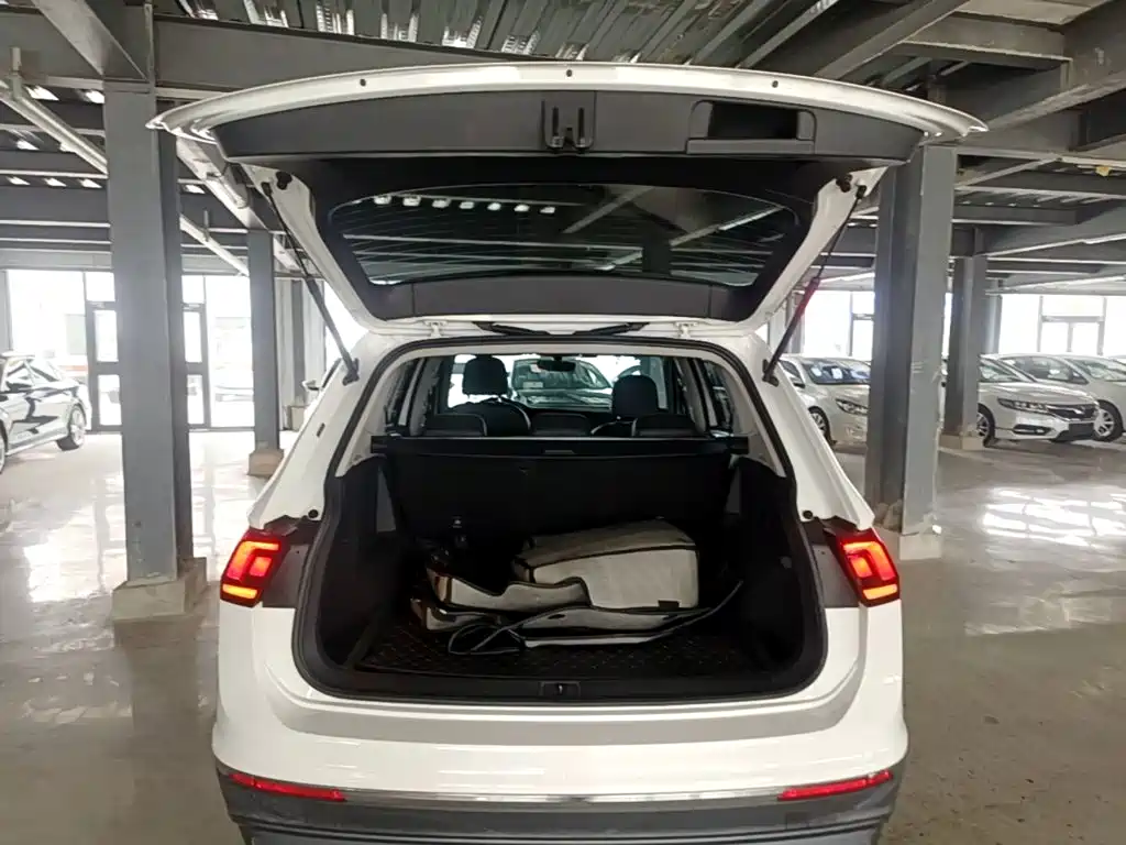 Volkswagen Tiguan L 2017 — фото 19