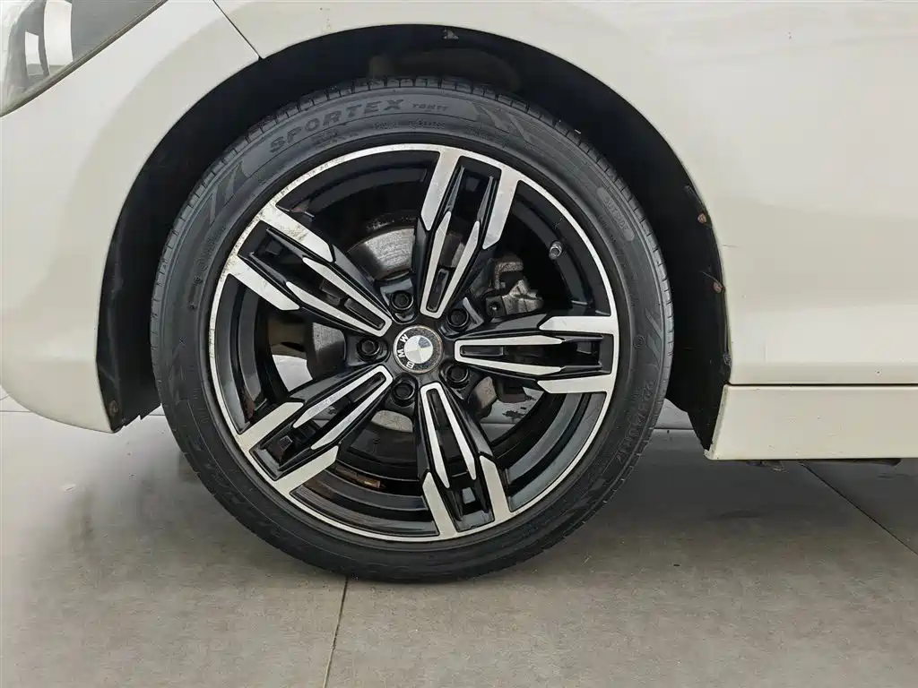BMW 1 Series 2012 — фото 17