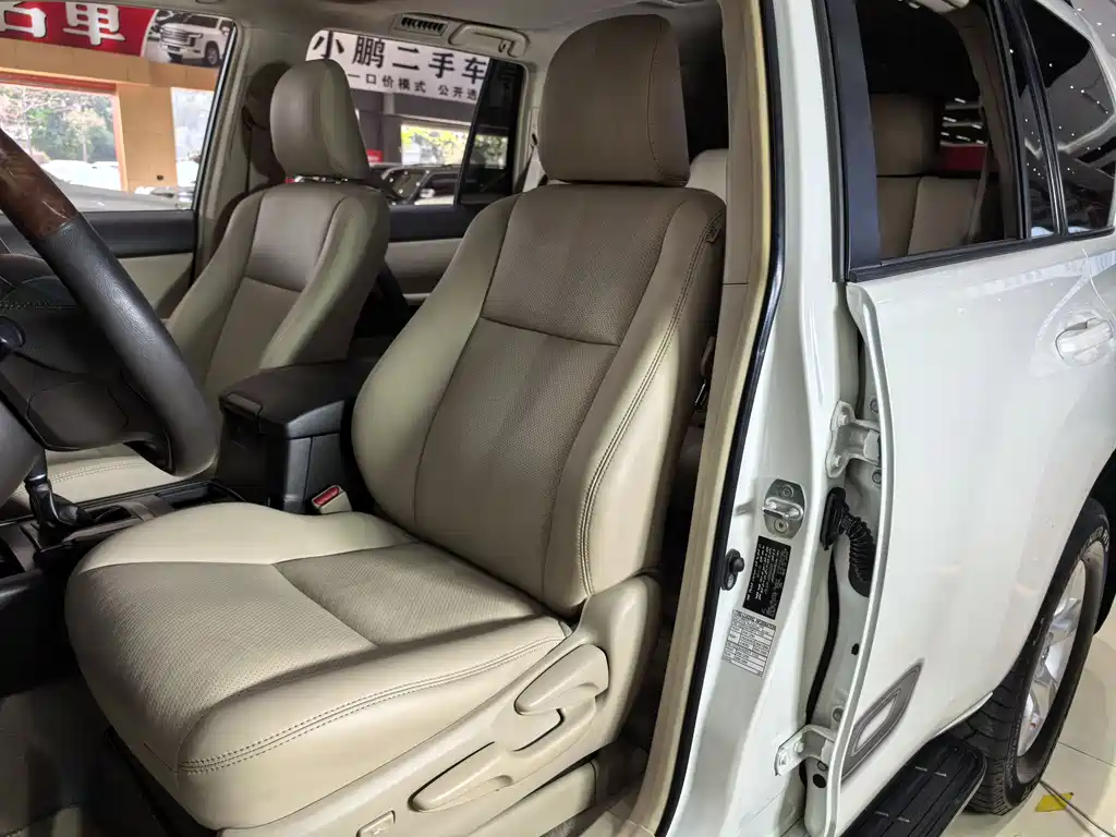 Toyota Prado 2015 — фото 10
