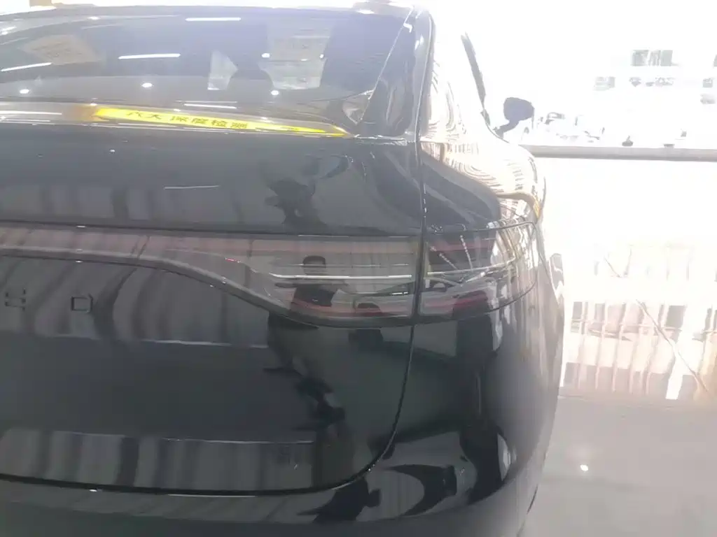 Luxeed R7 2025 — фото 8