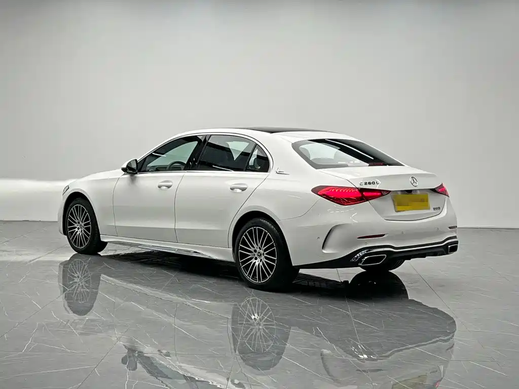 Mercedes-Benz C-Class 2024