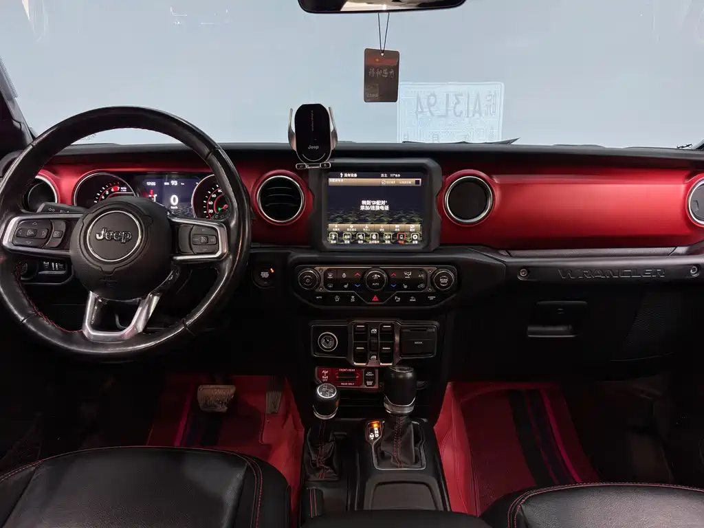 Jeep Wrangler 2021 — фото 26
