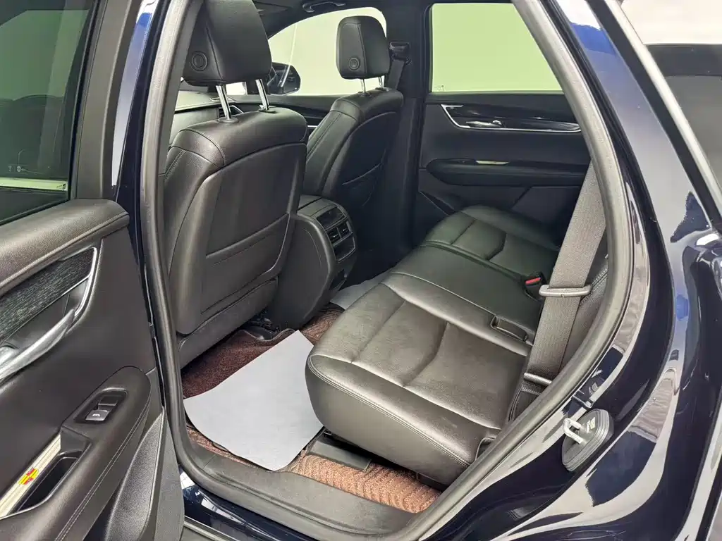Cadillac XT5 2021 — фото 13