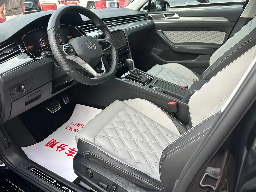 Volkswagen Magotan 2025