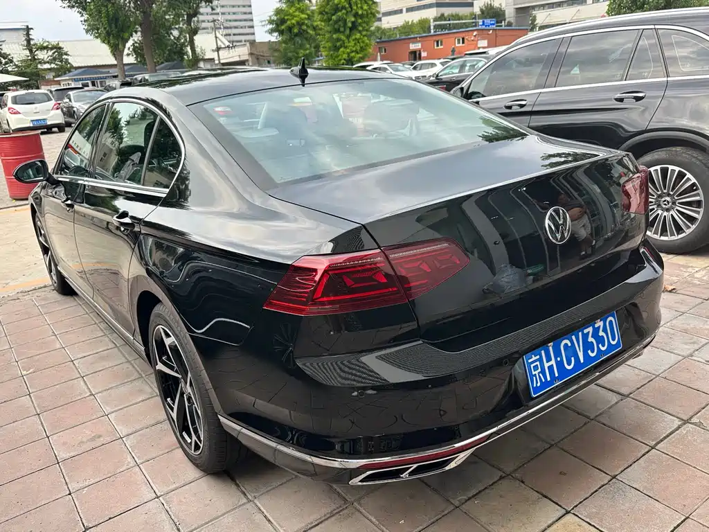 Volkswagen Magotan 2025