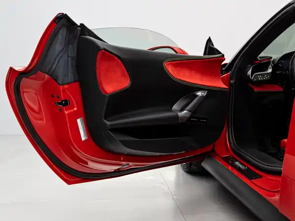 Ferrari SF90 2024