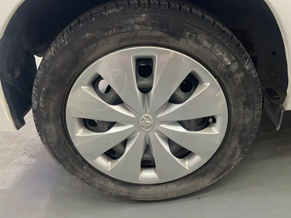 Toyota Yaris L 2020 — фото 3