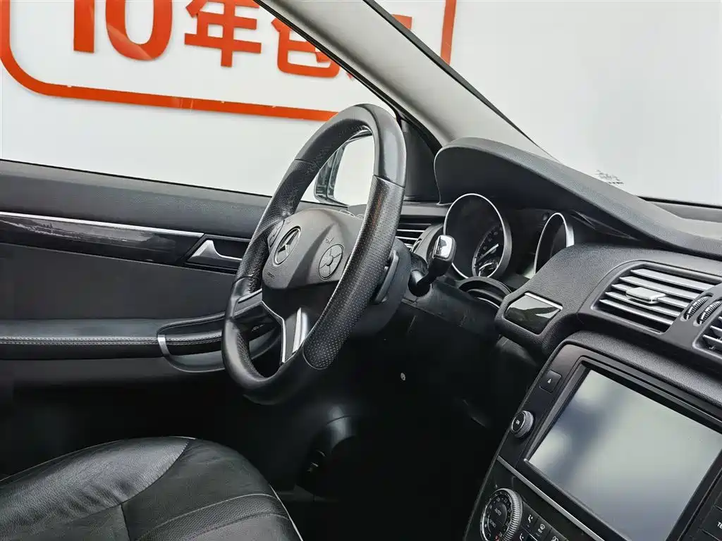 Mercedes-Benz R-Class 2017 — фото 22