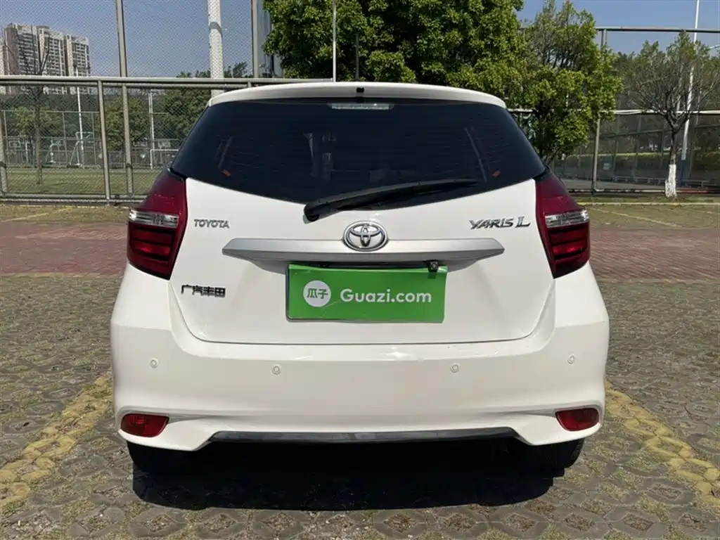 Toyota Yaris L 2020 — фото 22