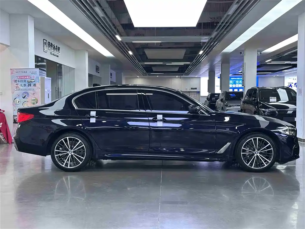 BMW 5 Series 2020 — фото 12