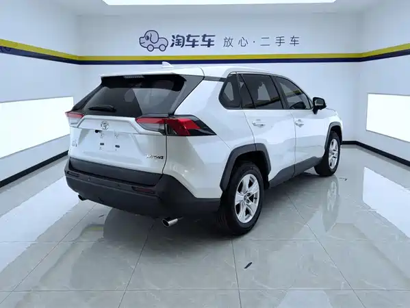 Toyota RAV4 2021
