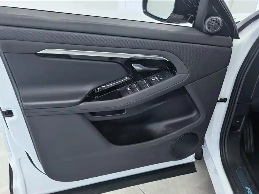 Land Rover Evoque 2021