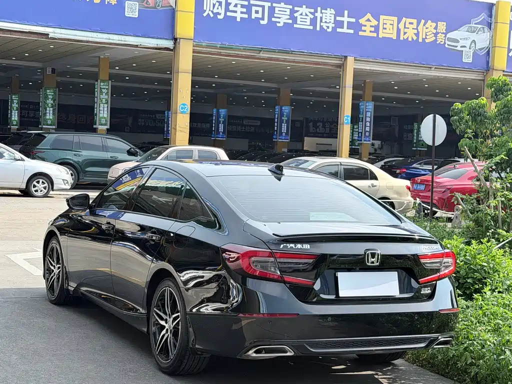 Honda Accord 2022 — фото 13