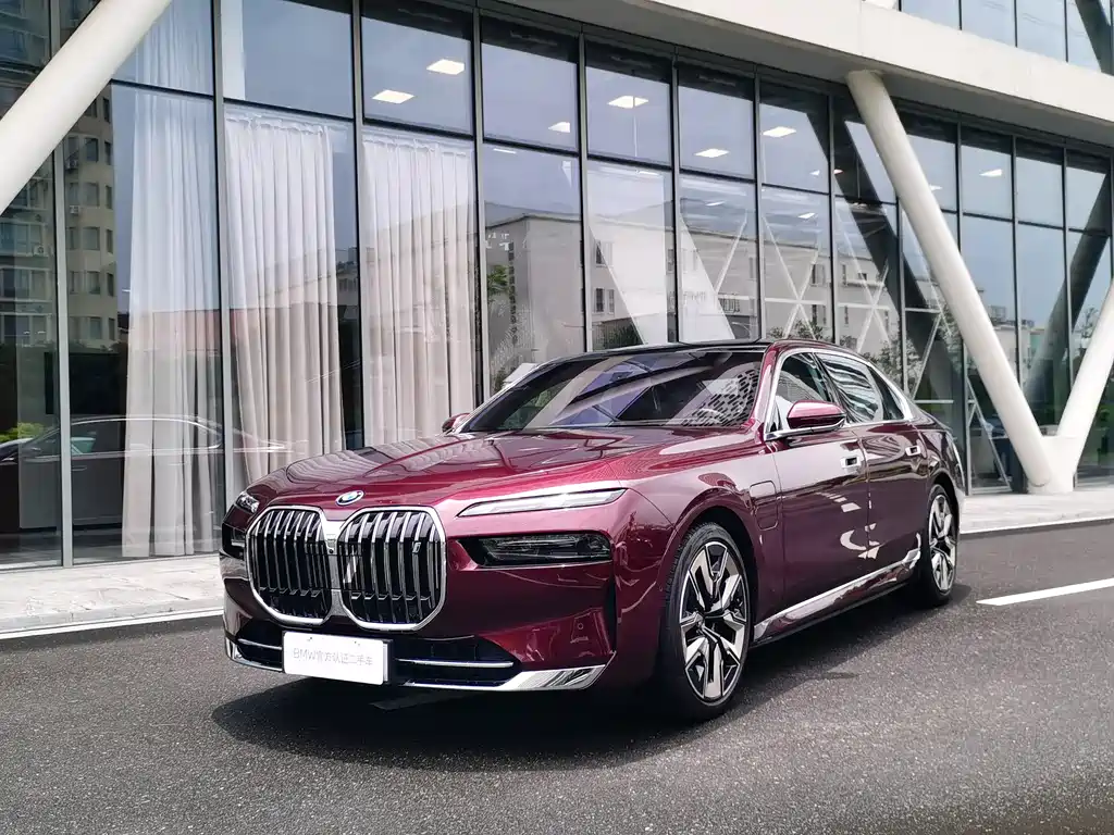 BMW i7 2024