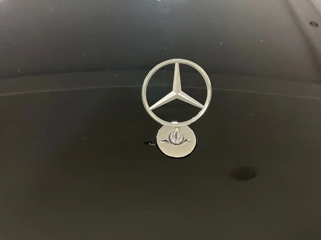 Mercedes-Benz V-Class 2023 — фото 12