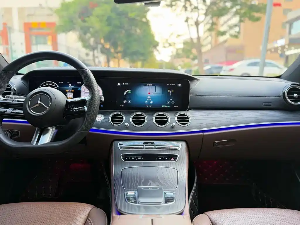 Mercedes-Benz E-Class 2022 — фото 8