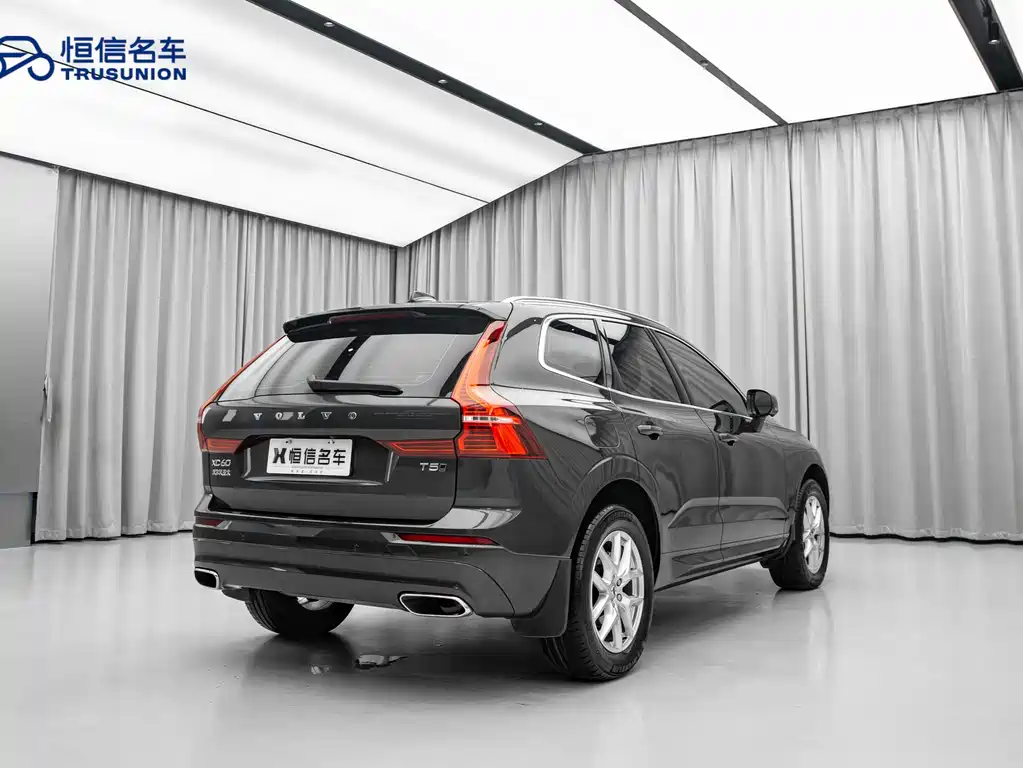 Volvo XC60 2019 — фото 4