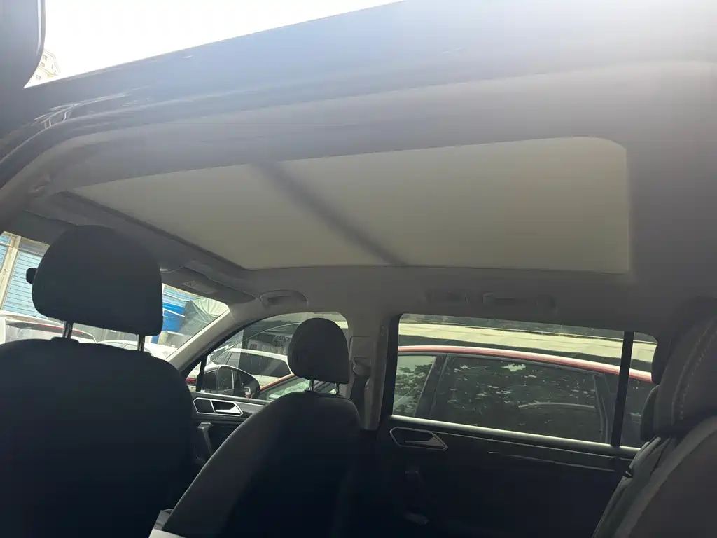 Volkswagen Tiguan L 2023