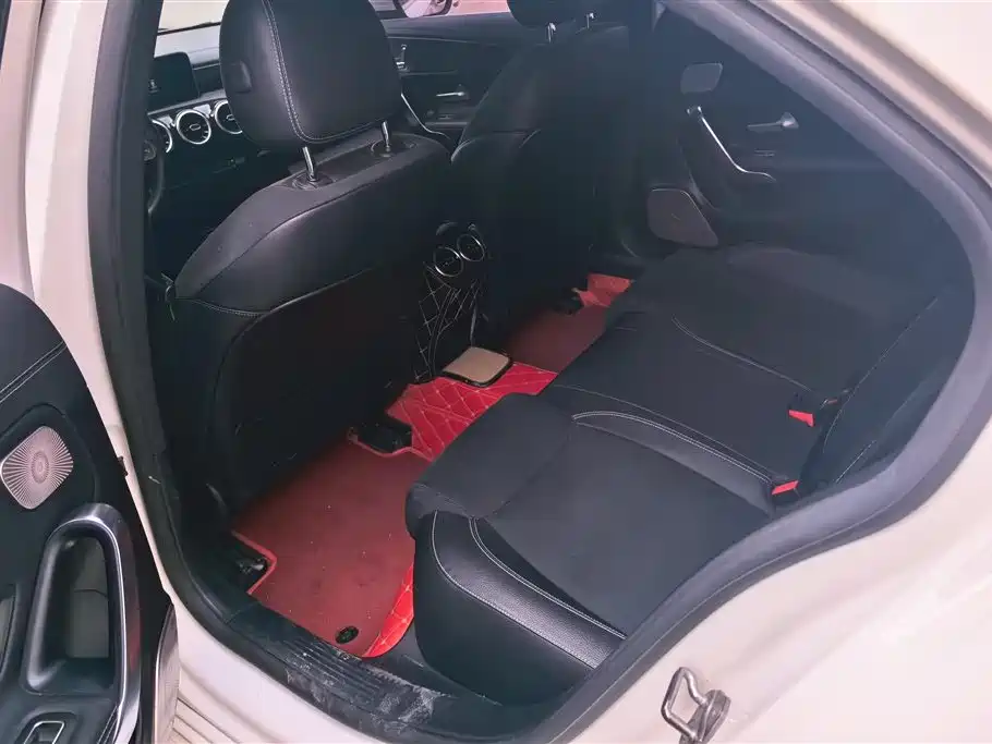 Mercedes-Benz A-Class 2019 — фото 11