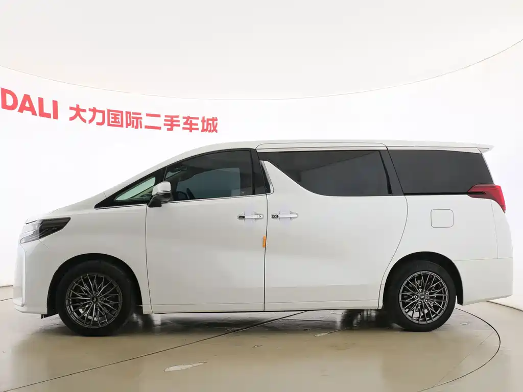 Toyota Alphard 2018 — фото 19