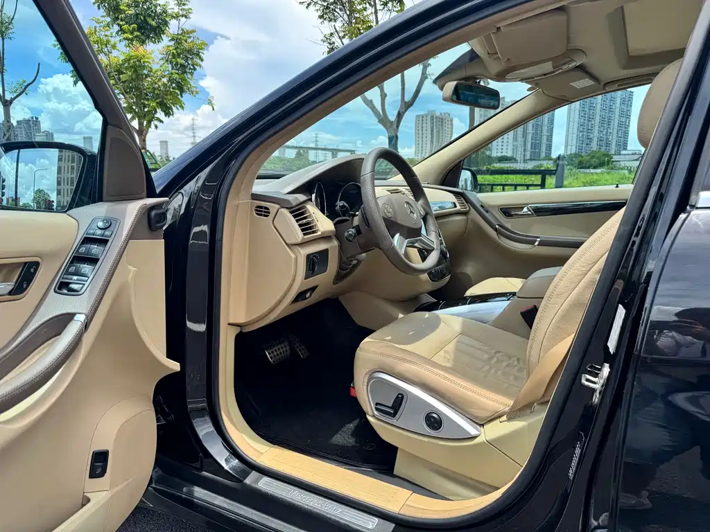 Mercedes-Benz R-Class 2010