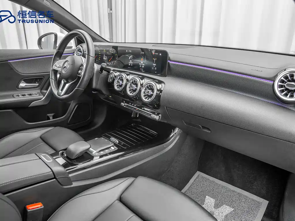 Mercedes-Benz A-Class 2022 — фото 13