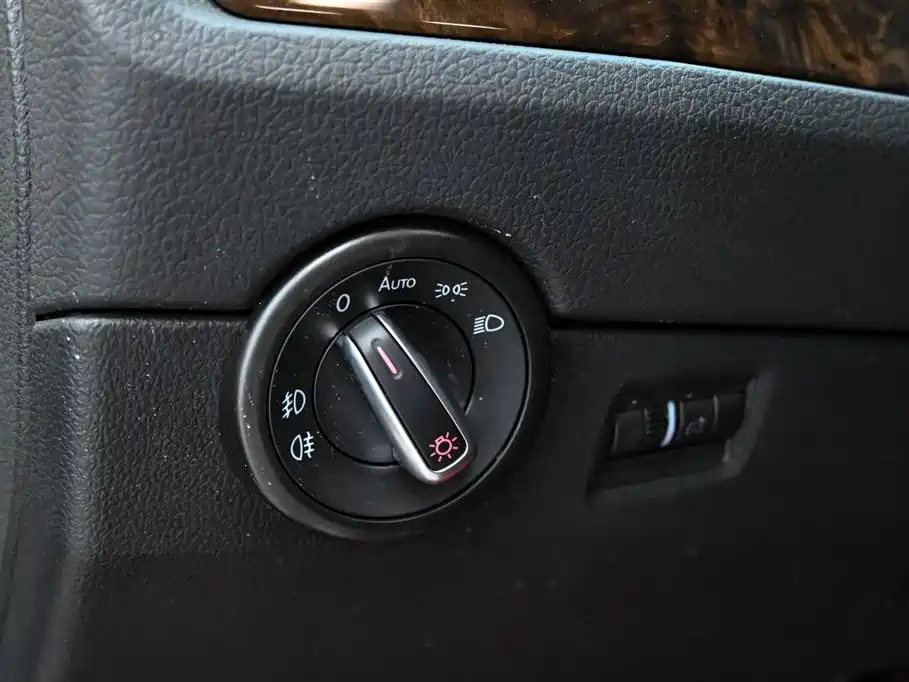 Volkswagen Multivan 2020 — фото 17