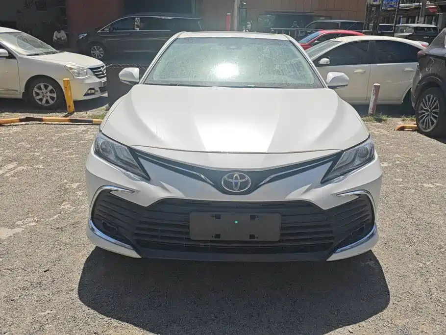 Toyota Camry 2021 — фото 2