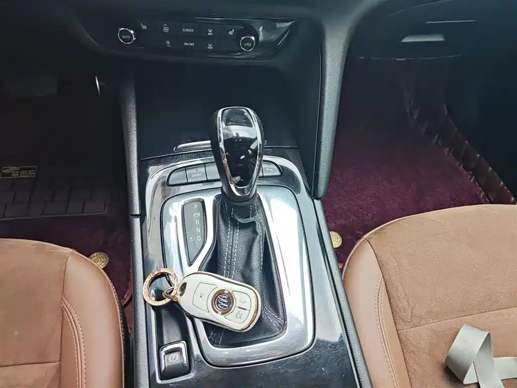 Buick Regal 2017 — фото 14