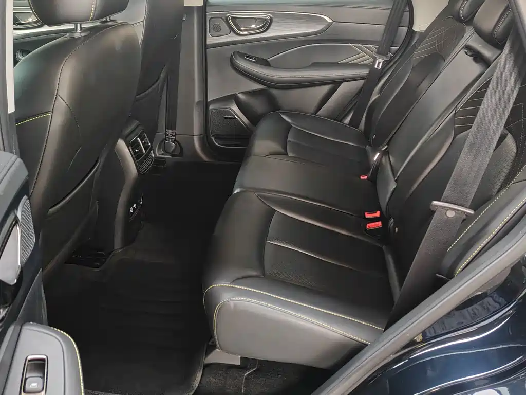 Roewe RX5 2023 — фото 12
